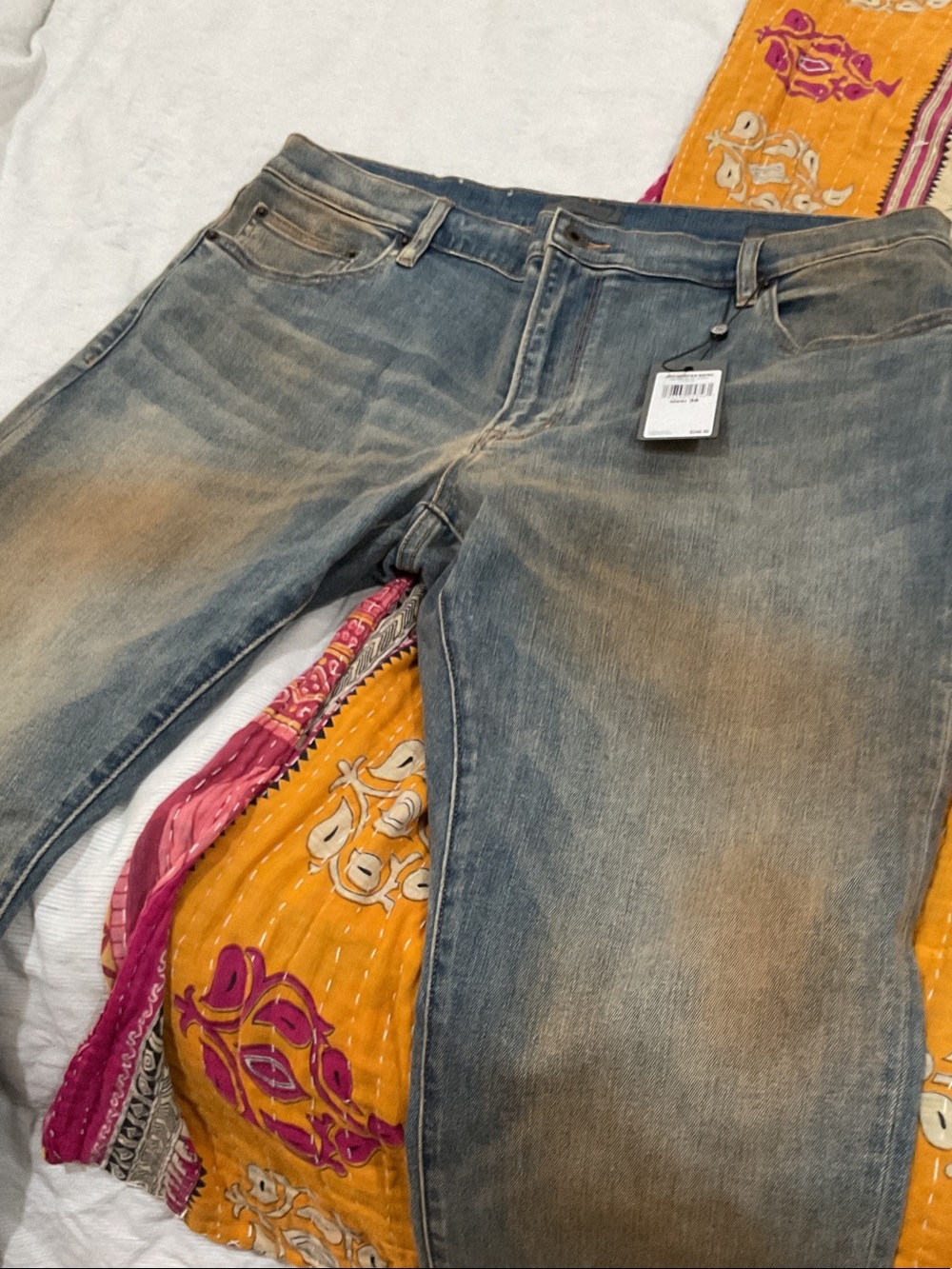 Straight Leg  men’s Washed Blue Jeans